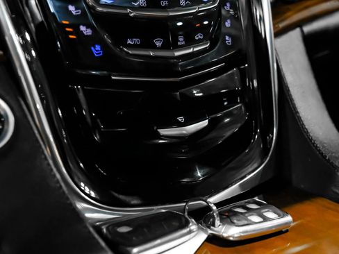 Used 2017 Cadillac Escalade ESV Luxury RWD image 35