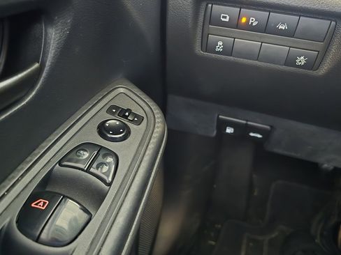 Used 2023 Nissan Versa S image 6