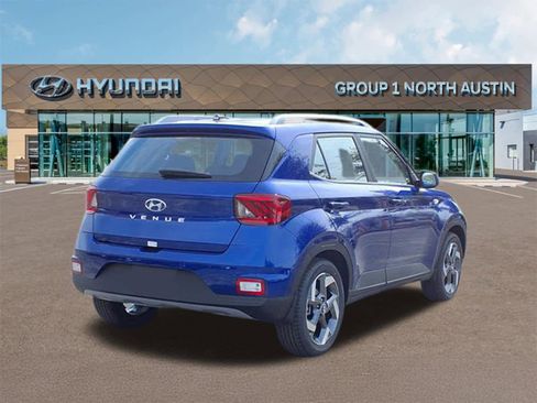 New 2025 Hyundai Venue SEL image 4