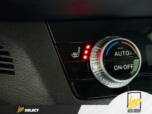 Used 2022 Mitsubishi Outlander SEL AWD/4WD image 22