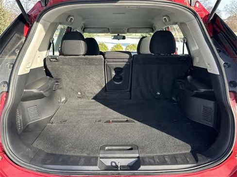Used 2017 Nissan Rogue S image 22