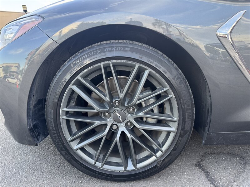 Used 2019 Genesis G70 2.0T Advanced RWD image 6