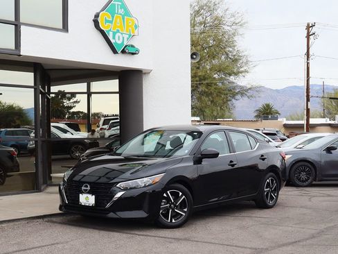 Used 2024 Nissan Sentra SV image 2