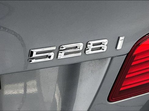 Used 2014 BMW 528i Sedan image 39