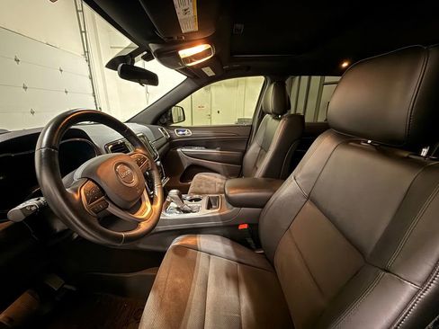 Used 2021 Jeep Grand Cherokee Laredo X RWD image 15