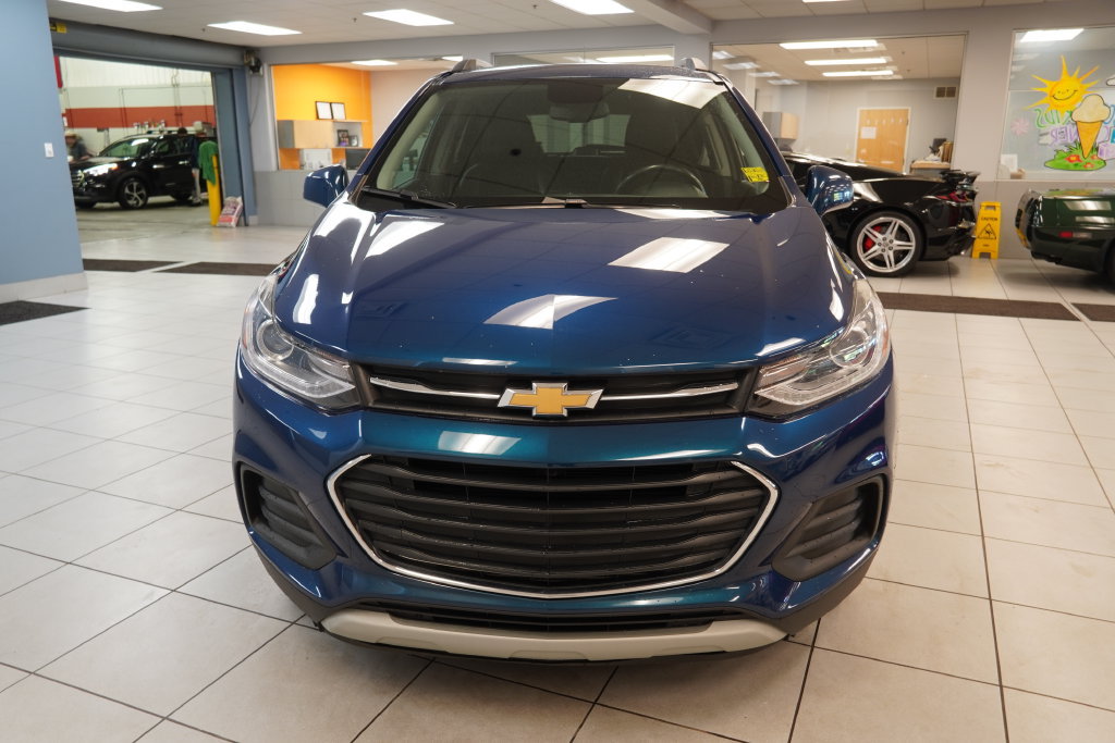 Used 2020 Chevrolet Trax LT w/ LT Convenience Package FWD image 14