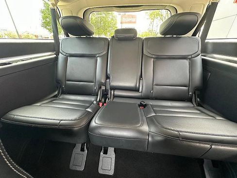 Used 2025 Ford Expedition Max Platinum AWD/4WD image 19