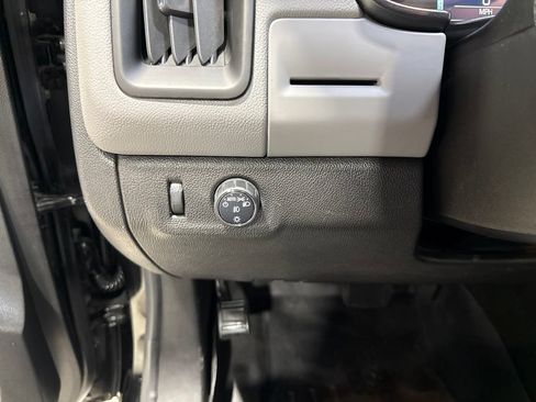 Used 2016 Chevrolet Colorado LT w/ LT Convenience Package RWD image 13