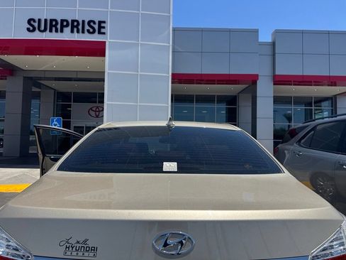 Used 2009 Hyundai Genesis 3.8 w/ Premium Plus Pkg 3 RWD image 3
