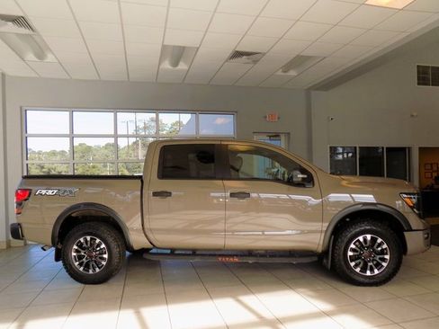 Used 2023 Nissan Titan PRO-4X w/ Pro-4x Convenience Package image 4