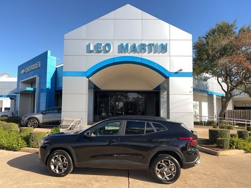 Used 2025 Chevrolet Trax LT w/ LT Convenience Package image 1