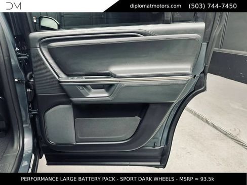 Used 2025 Rivian R1S Adventure AWD/4WD image 31