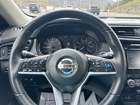 Used 2020 Nissan Rogue SL w/ Premium Package image 24