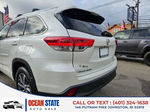Used 2018 Toyota Highlander XLE image 2