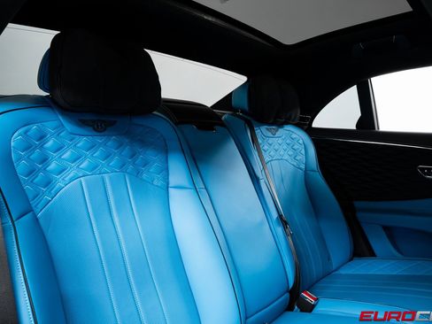 Used 2024 Bentley Flying Spur W12 image 32