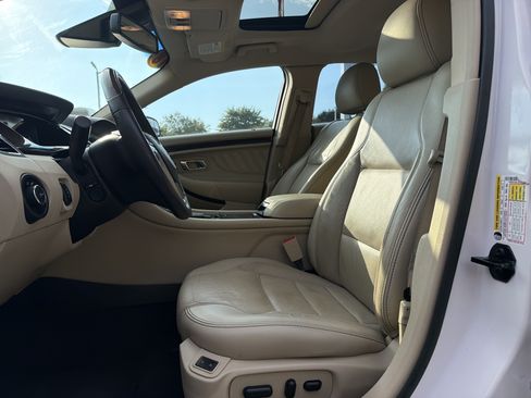 Used 2018 Ford Taurus Limited w/ Driver Assist Package FWD image 16