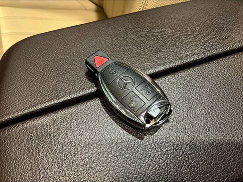 Used 2018 Mercedes-Benz GLE 350 4MATIC image 33