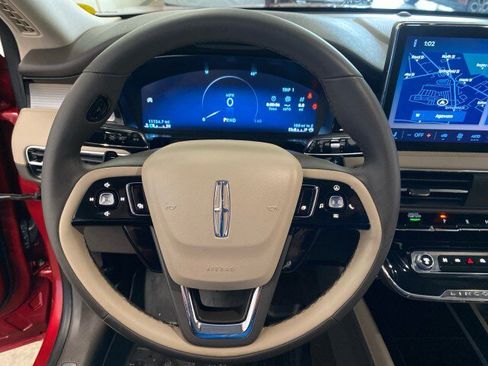 Used 2024 Lincoln Corsair AWD image 16