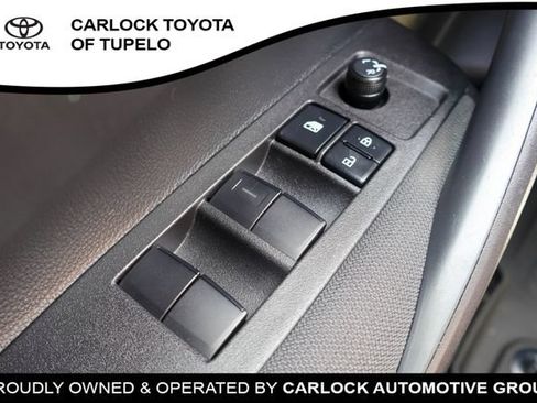 Used 2026 Toyota Corolla SE w/ SE Package FWD image 18