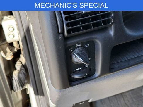 Used 2005 Chevrolet Venture LT w/ Deluxe Convenience Package image 19