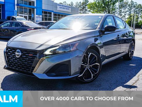 Used 2025 Nissan Altima 2.5 SR FWD image 3