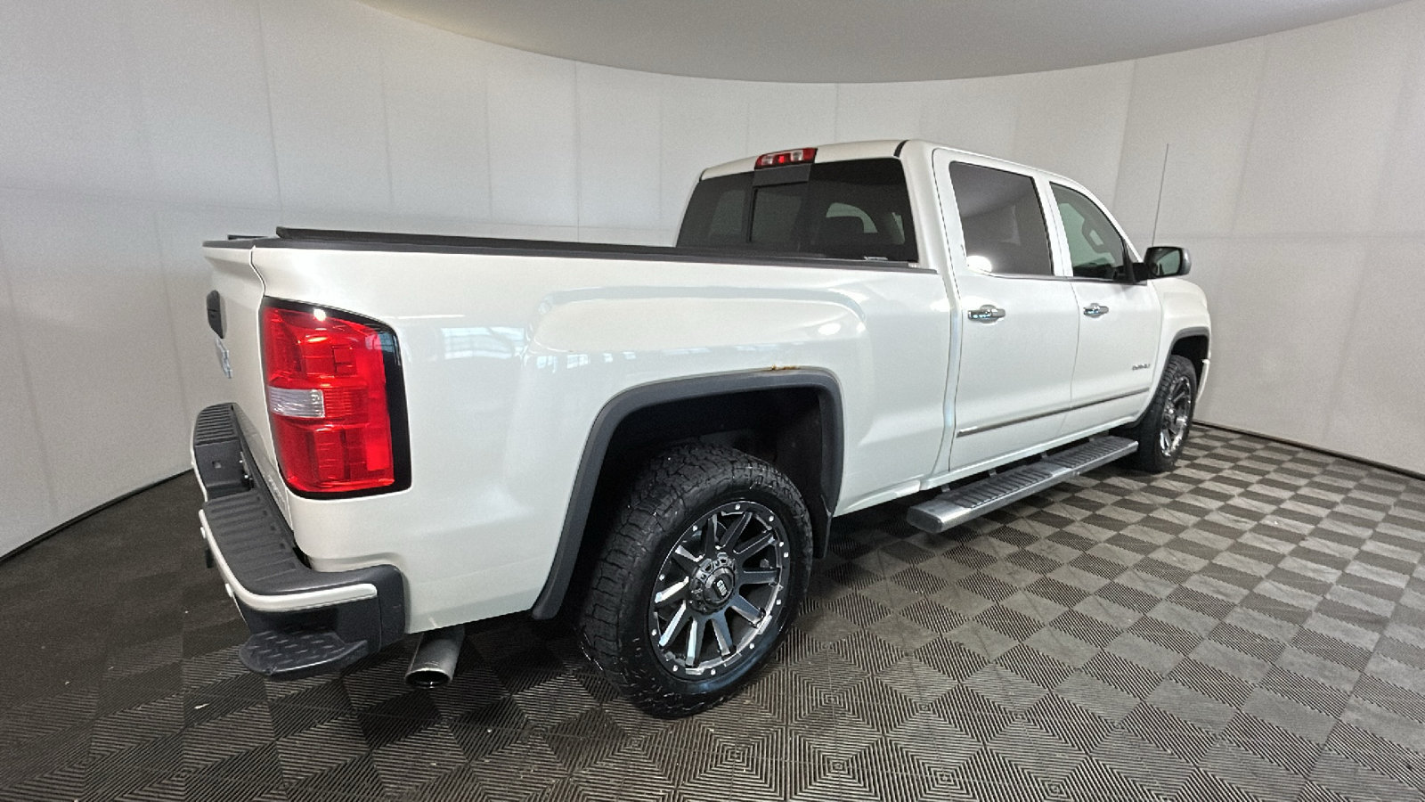 Used 2014 GMC Sierra 1500 Denali AWD/4WD image 2