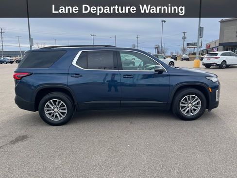 Used 2023 Chevrolet Traverse LT image 8