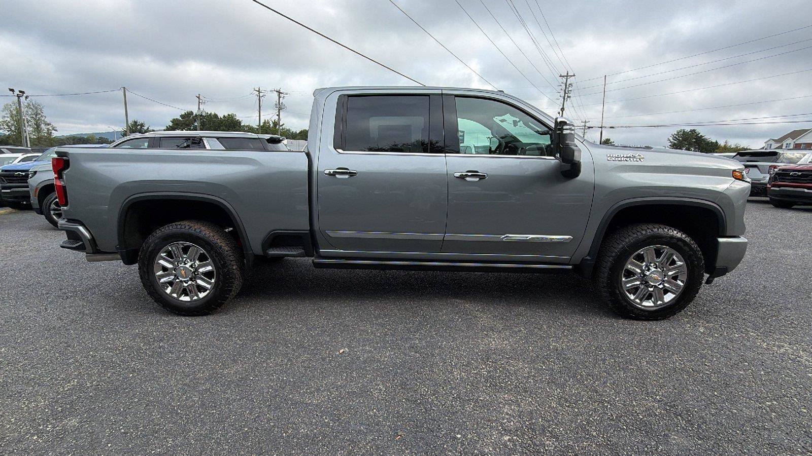 New 2026 Chevrolet Silverado 2500 High Country w/ High Country Premium Package AWD/4WD image 8