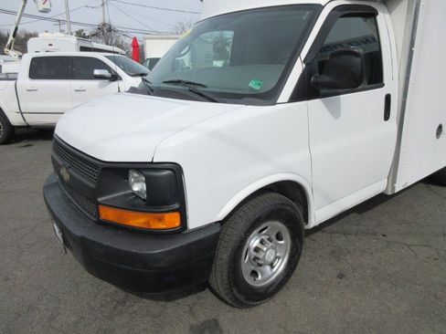 Used 2015 Chevrolet Express 3500 image 28
