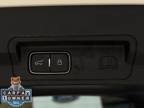 Used 2020 Ford Explorer Platinum w/ Premium Technology Package AWD/4WD image 30
