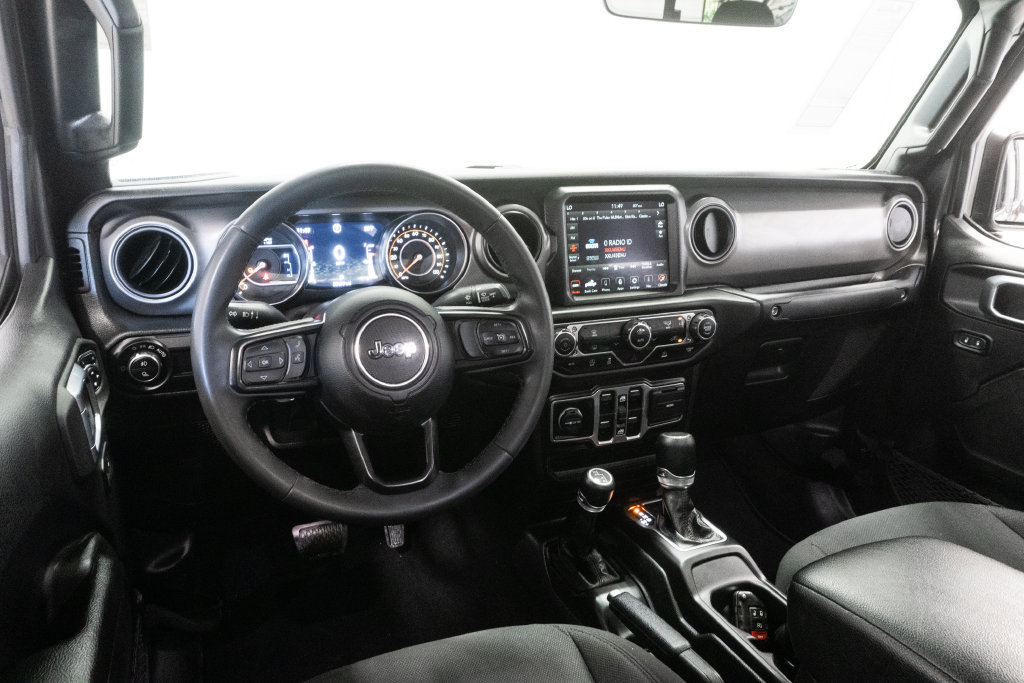 Certified 2023 Jeep Gladiator Sport AWD/4WD image 14