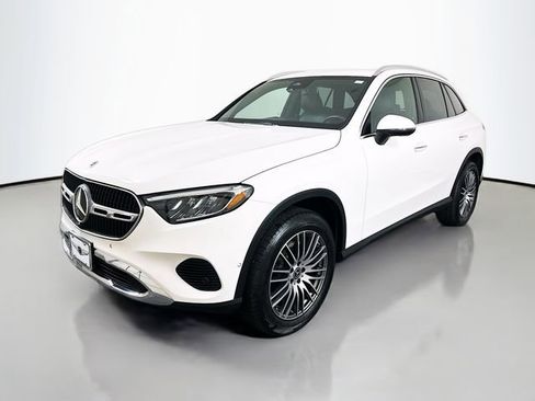 Used 2025 Mercedes-Benz GLC 300 4MATIC image 1