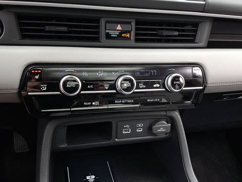 Certified 2023 Honda Pilot Touring image 15