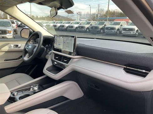 New 2026 Ford Explorer Active w/ Active Comfort Package image 11