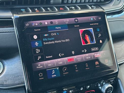 Used 2022 Jeep Grand Cherokee Overland w/ Advanced Protech Group III image 21