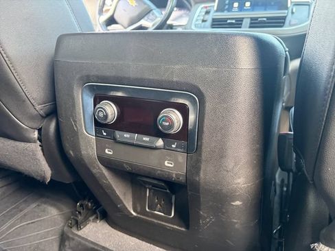 Used 2022 Chevrolet Tahoe LT w/ LT Signature Plus Package AWD/4WD image 32