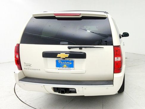 Used 2013 Chevrolet Suburban LTZ image 7