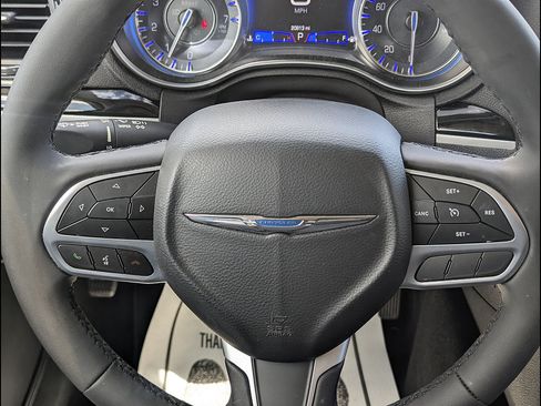 Used 2023 Chrysler 300 Touring L w/ Popular Equipment Group RWD image 27