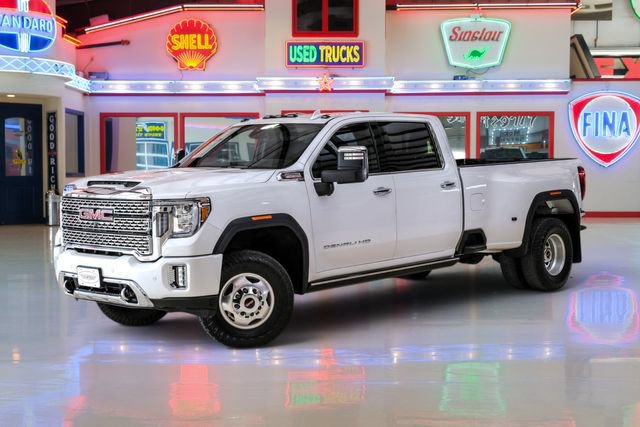 Used 2022 GMC Sierra 3500 Denali w/ Denali Ultimate Package AWD/4WD image 2