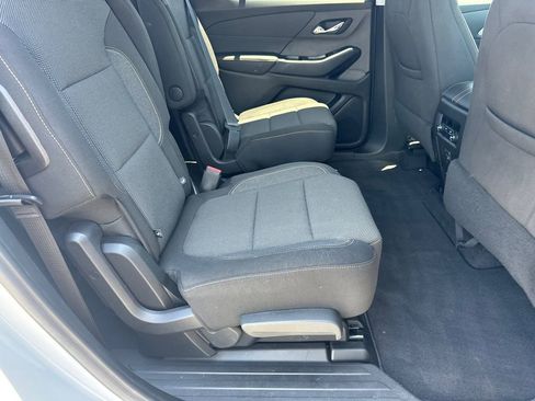 Used 2020 Chevrolet Traverse LT FWD image 16