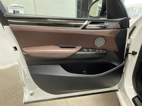 Used 2017 BMW X3 sDrive28i image 10