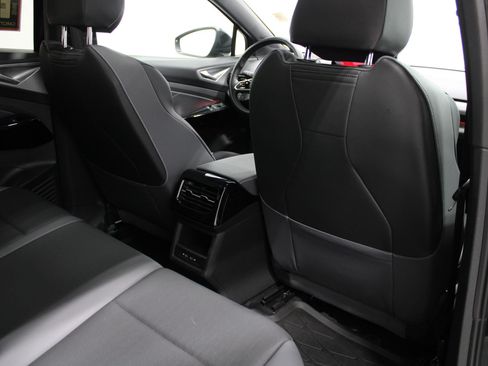 Used 2023 Volkswagen ID.4 Pro S AWD/4WD image 23