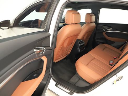 Used 2024 Audi Q8 e-tron Premium Plus w/ Premium Plus Package image 27