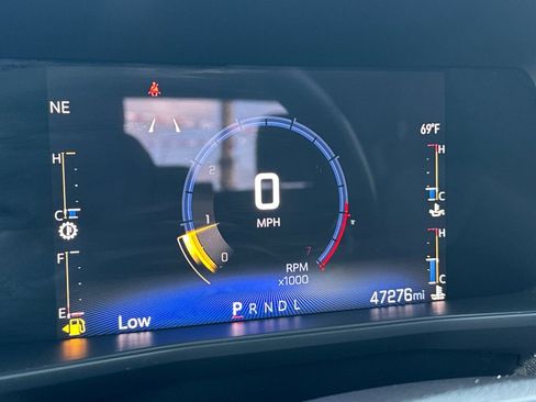 Used 2023 Chevrolet Colorado W/T RWD image 26