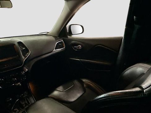 Used 2020 Jeep Cherokee Latitude Plus w/ Cold Weather Group image 22