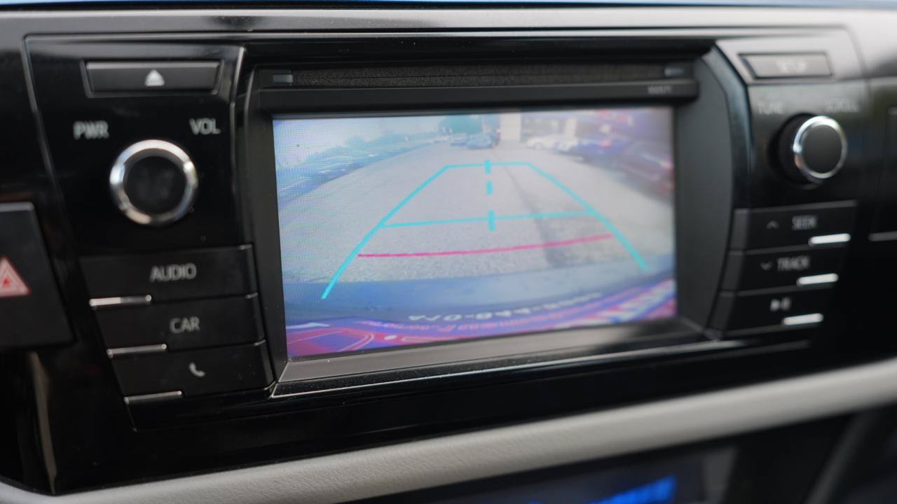 Used 2016 Toyota Corolla LE FWD image 17