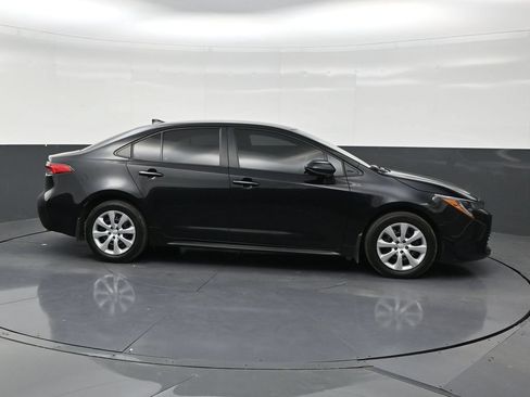 Used 2025 Toyota Corolla LE FWD image 6