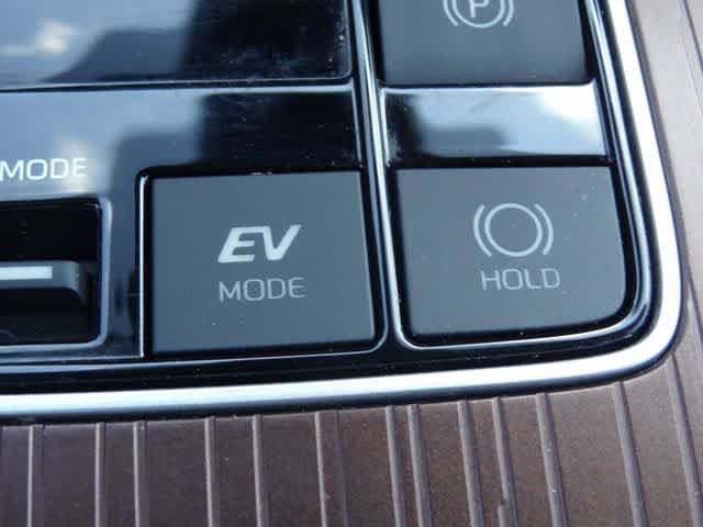 Used 2024 Toyota Sienna XLE FWD image 37