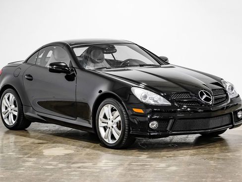 Used 2011 Mercedes-Benz SLK 300 image 9