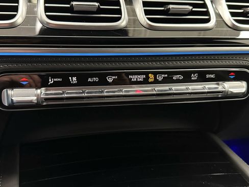 Used 2025 Mercedes-Benz GLS 63 AMG 4MATIC image 30